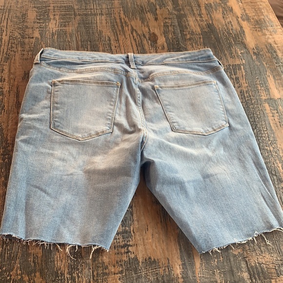 NWOTUniversal Threads Cutoff Jean Shorts - Picture 3 of 3